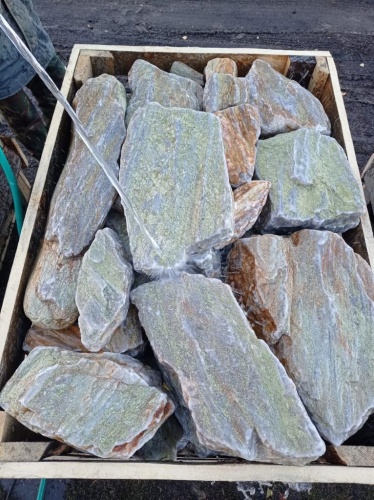 Златолит жёлтый, жёлто-зелёный глыбки и валуны для ланшафтного дизайна купить в Озёрске