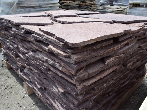 Плитняк лемезит бордовый для облицовки цоколя 20-25 мм  купить в Озёрске