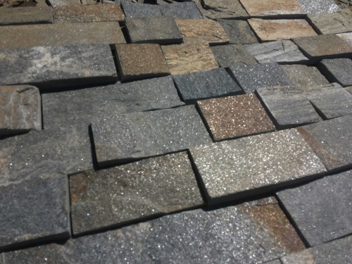 Плитка пилёная златолит Уральский для цоколя, отмостки купить в Озёрске