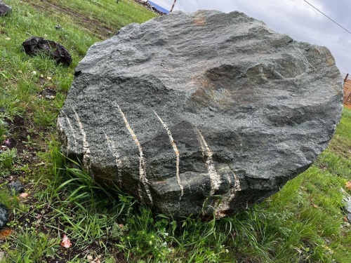 Гигантские зелёные валуны для ландшафтного дизайна весом более 5 тонн купить в Озёрске