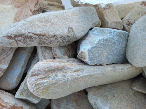 Златолит жёлтый, жёлто-зелёный глыбки и валуны для ланшафтного дизайна купить в Озёрске