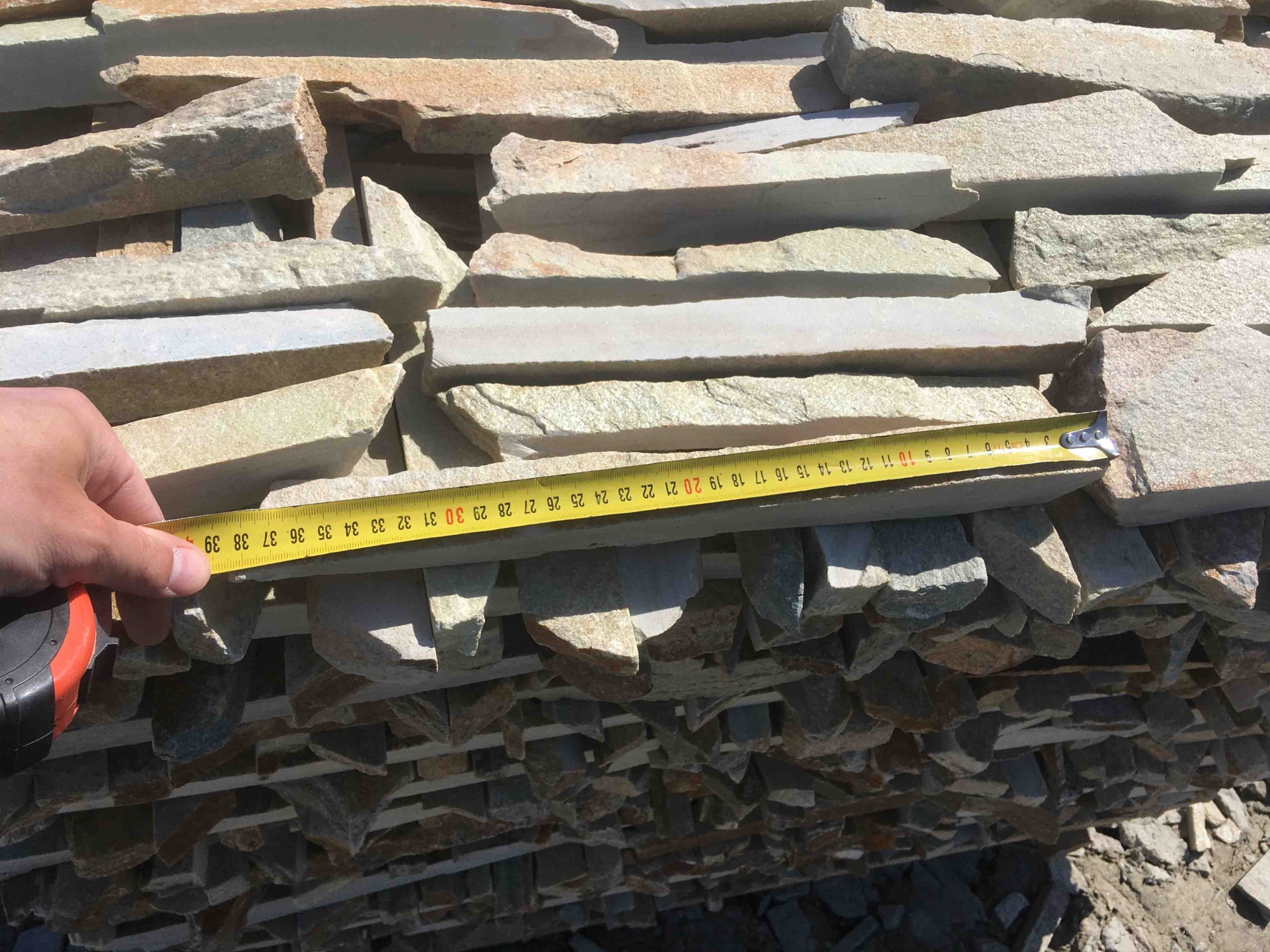 Горбушка златолит золотистый для облицовки купить в Озёрске