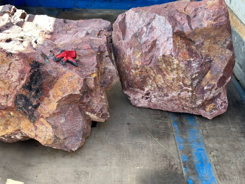 Ландшафтные глыбы красно-фиолетовые 200-1000 килограмм купить в Озёрске