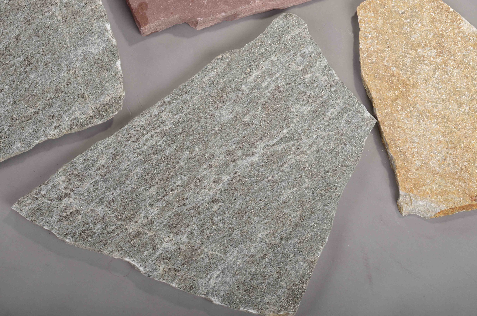 Плитняк златолит Уральский  для фасада купить в Озёрске