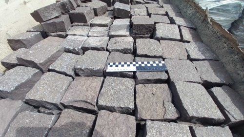 Лемезит колотая брусчатка 10 * 10 см. для парковки купить в Озёрске